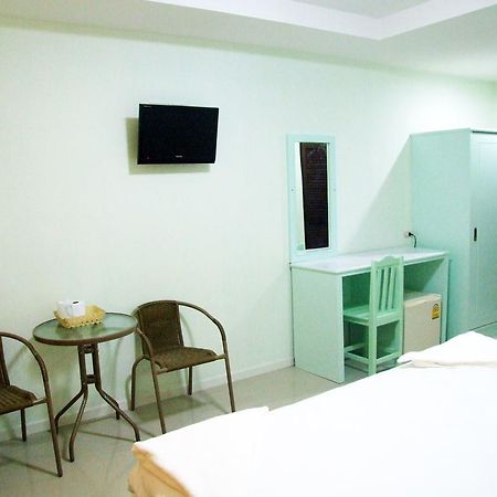 Hotel Ruan Rim Nam Roi Et Camera foto