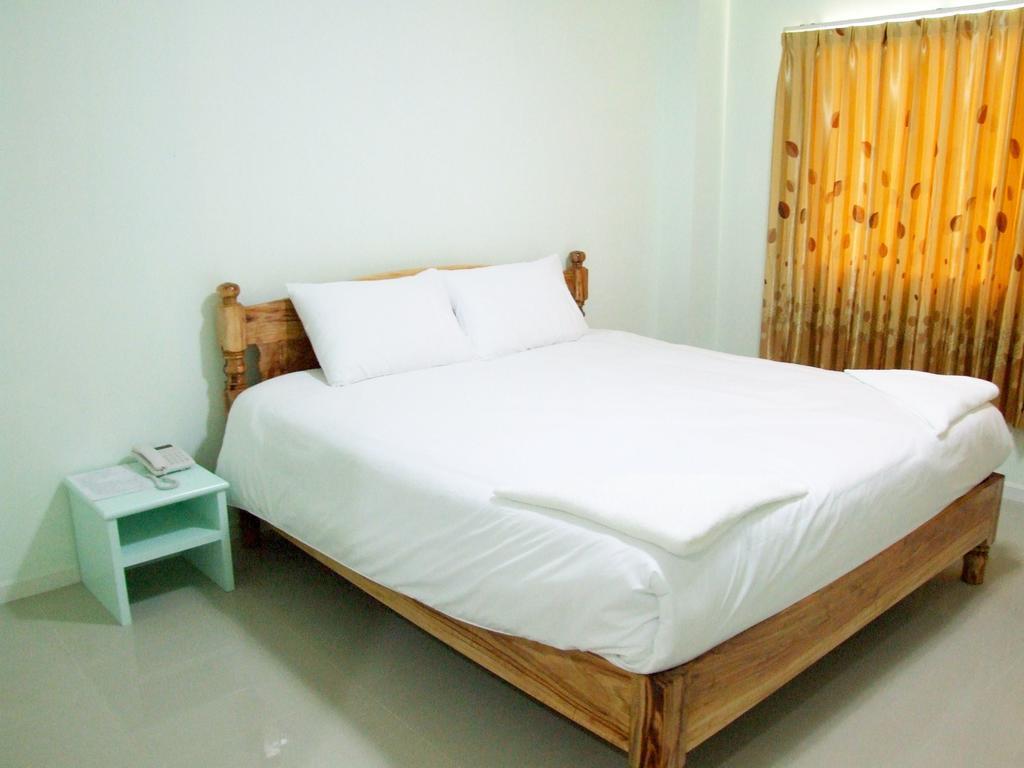 Hotel Ruan Rim Nam Roi Et Camera foto