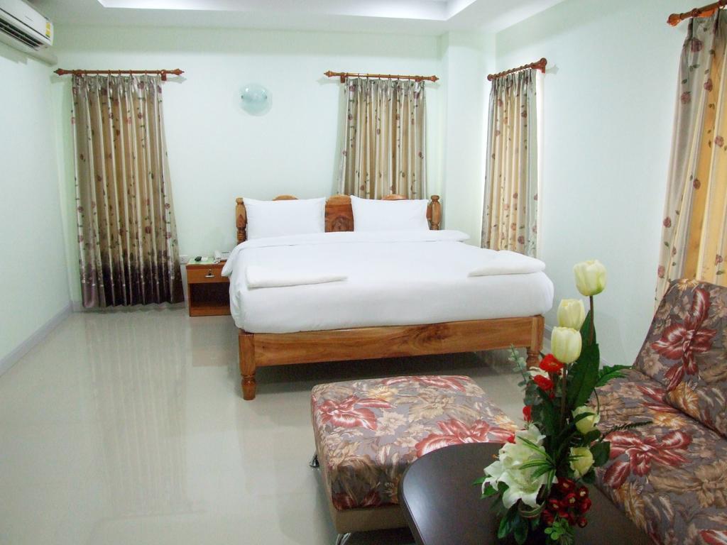 Hotel Ruan Rim Nam Roi Et Camera foto
