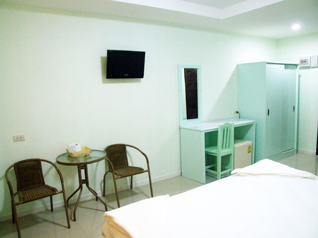Hotel Ruan Rim Nam Roi Et Camera foto