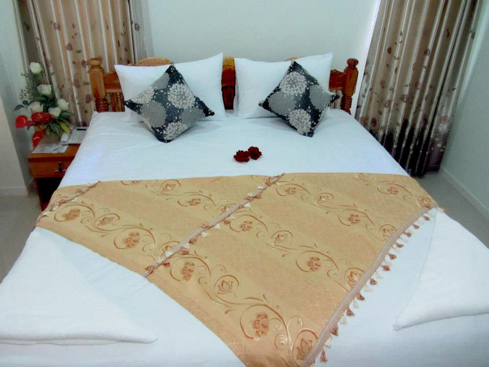 Hotel Ruan Rim Nam Roi Et Esterno foto