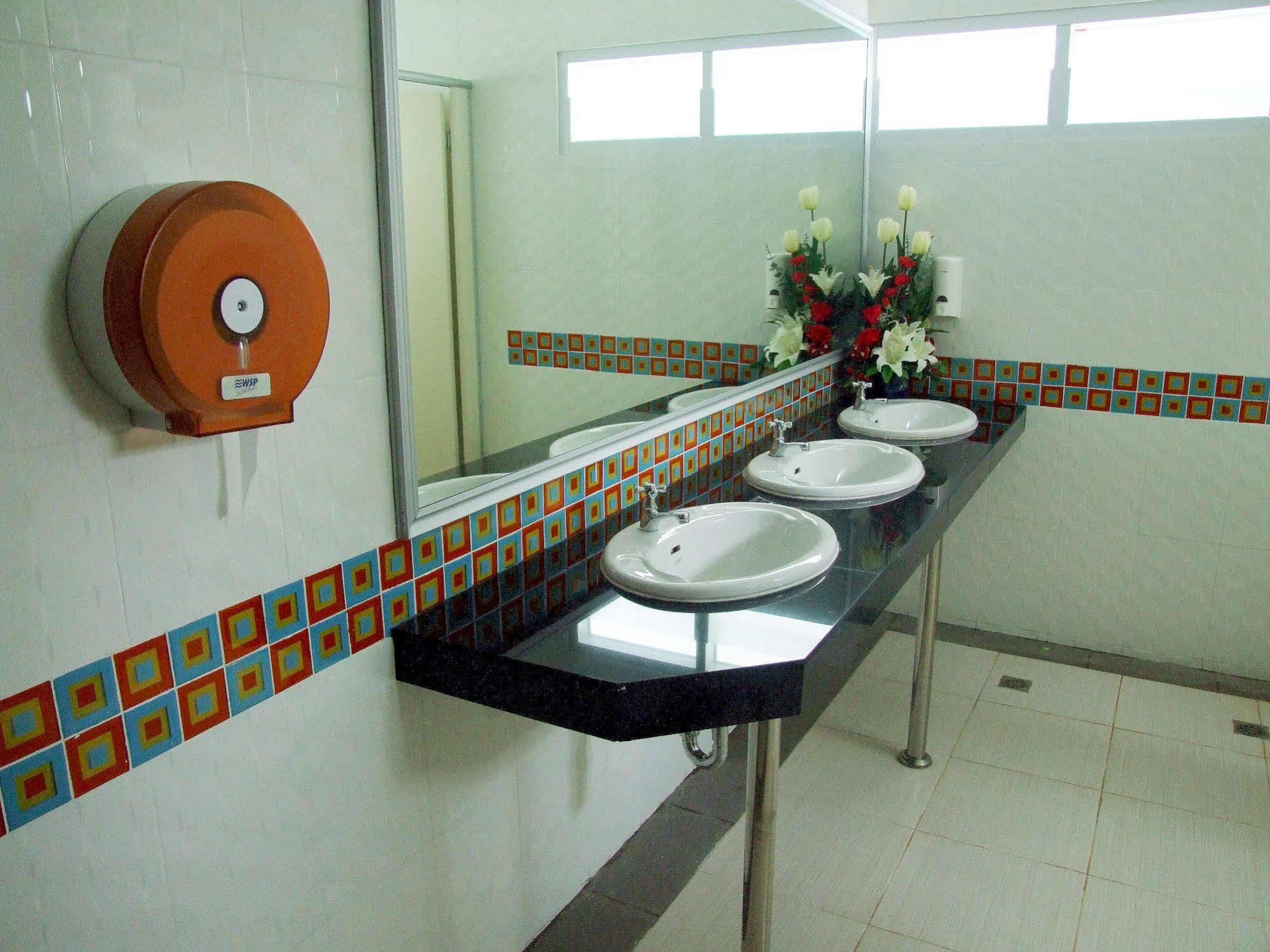 Hotel Ruan Rim Nam Roi Et Esterno foto