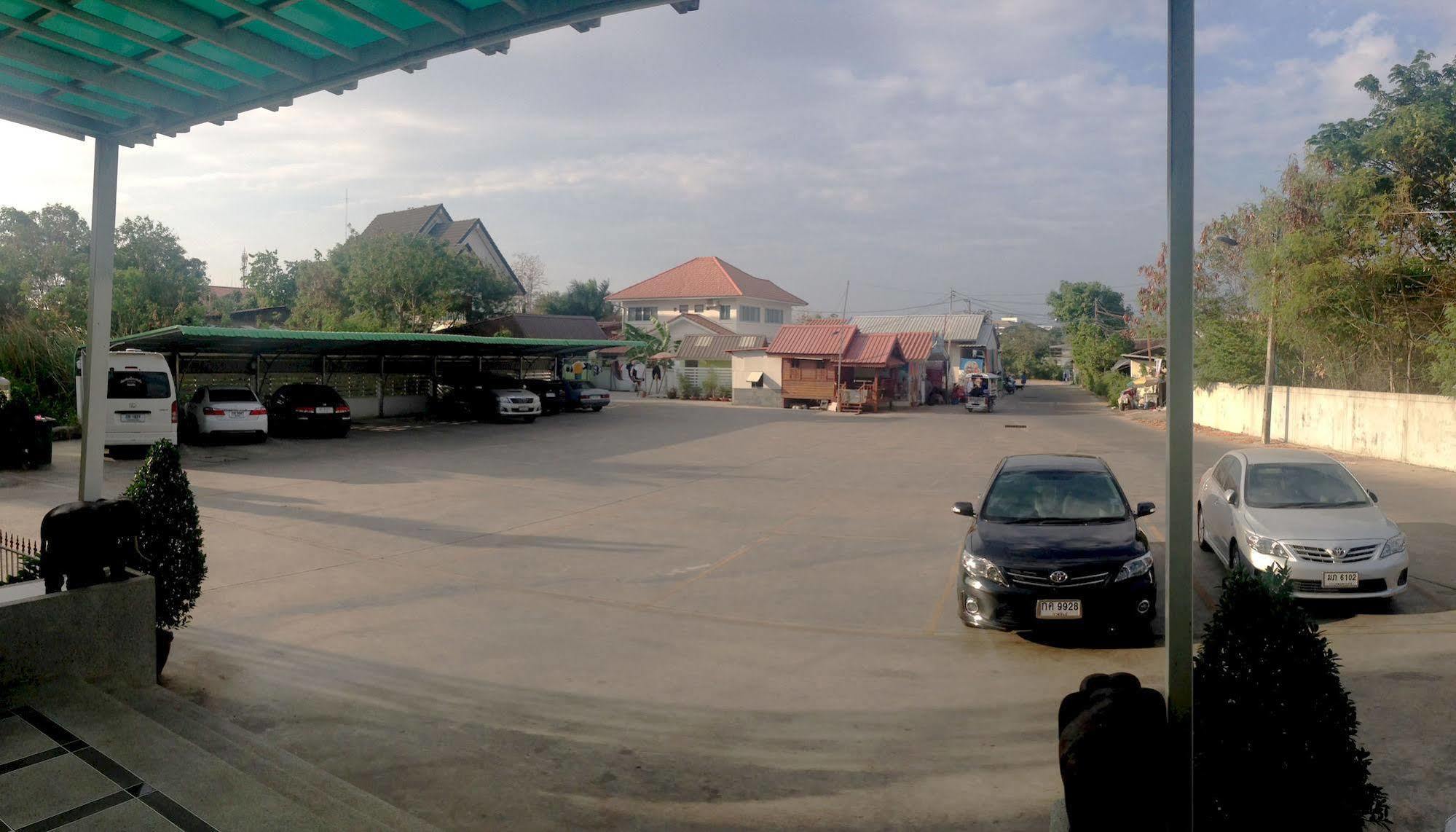 Hotel Ruan Rim Nam Roi Et Esterno foto